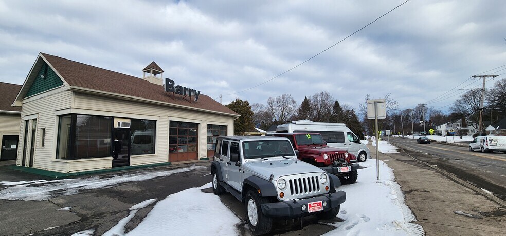 More Photos Of 4579 Lake Rd S, Brockport Auto Dealership For Lease