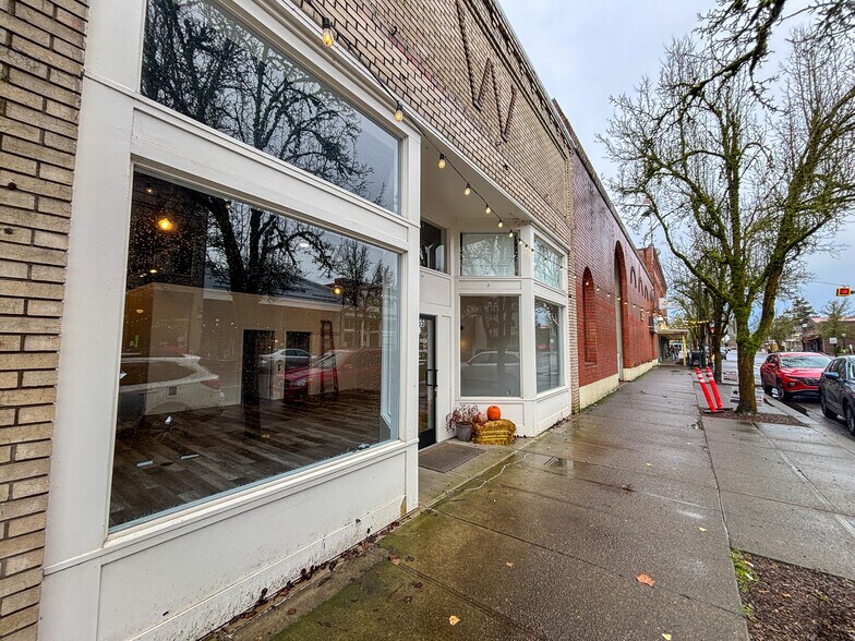 More Photos Of 265 S Main St, Independence Storefront Retail Office For Sale
