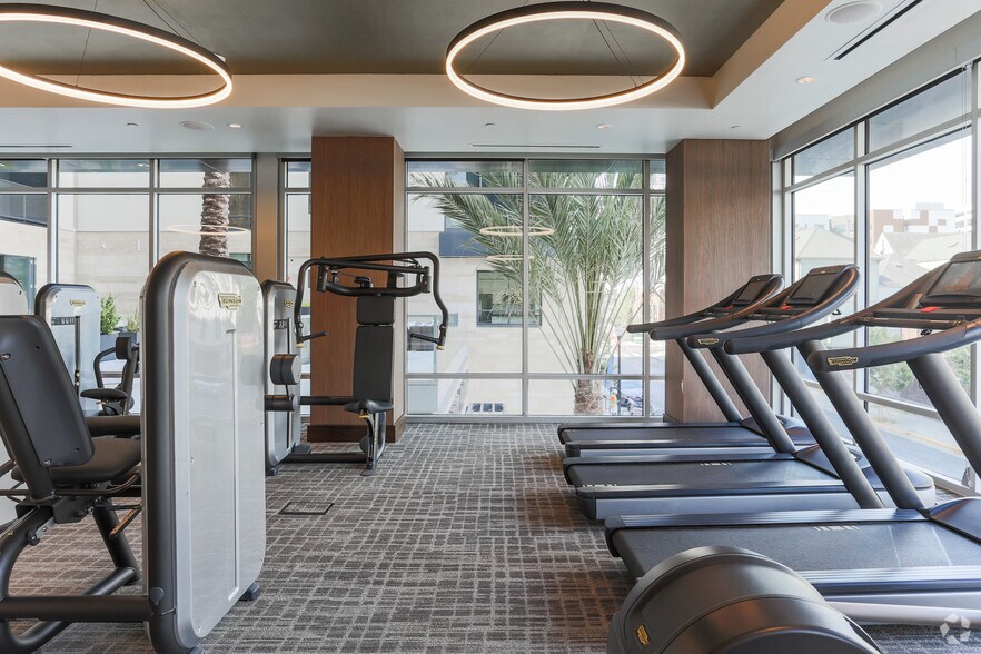 More Photos Of 2450 Valdez St, Oakland Apartments For Lease