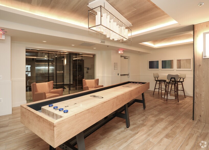 More Photos Of 11830 Sunrise Valley Dr, Reston Apartments For Lease