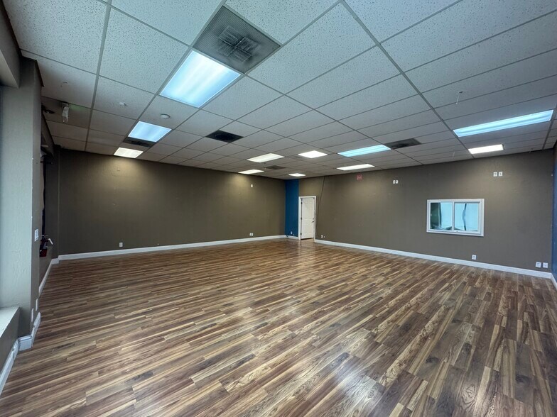 More Photos Of 465 E Plumb Ln, Reno Unknown For Lease