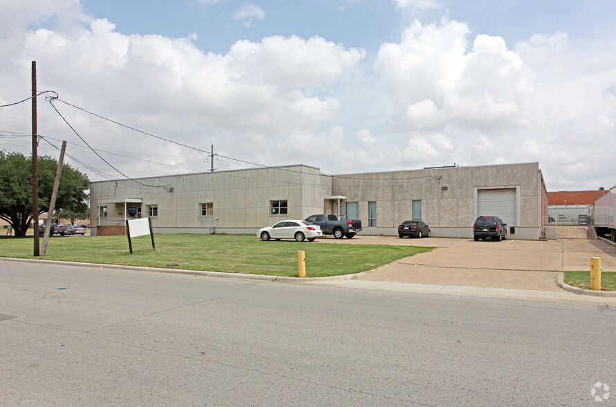 Primary Photo Of 9210-9212 Sovereign Row, Dallas Distribution For Lease