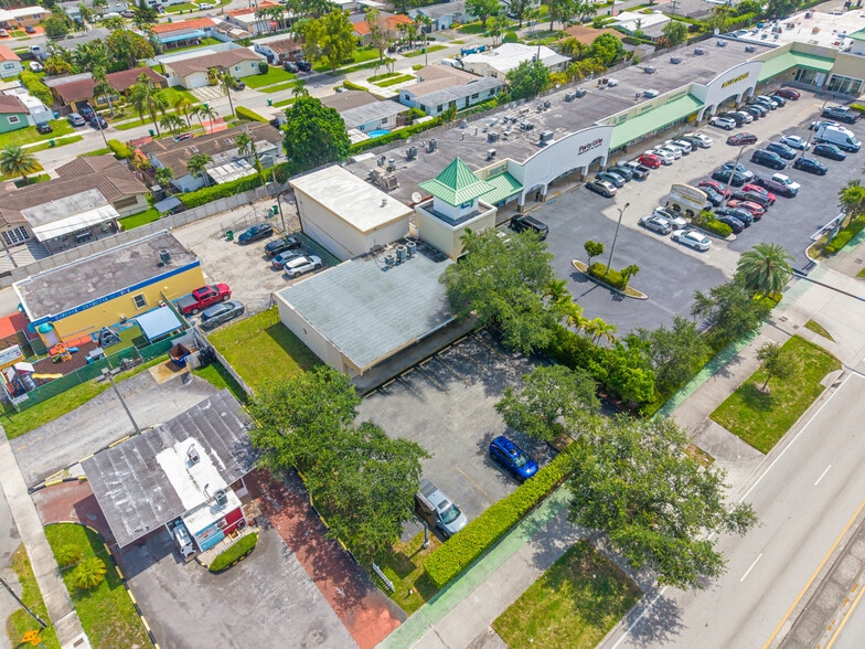 More Photos Of 9465 SW 56th St, Miami Freestanding For Sale