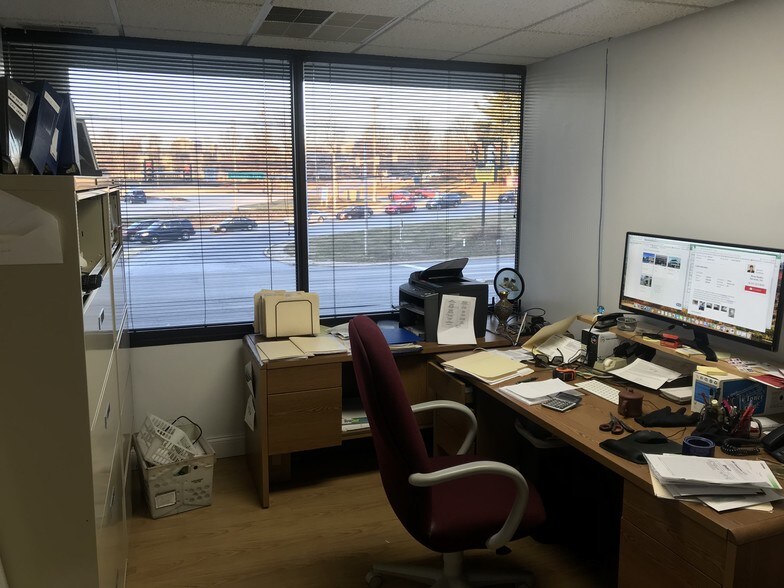 More Photos Of 250 W Lancaster Ave, Paoli Medical For Sale