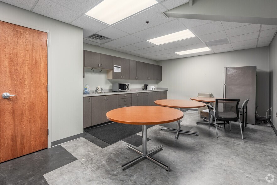 More Photos Of 10755 York Rd, Cockeysville Office For Sale