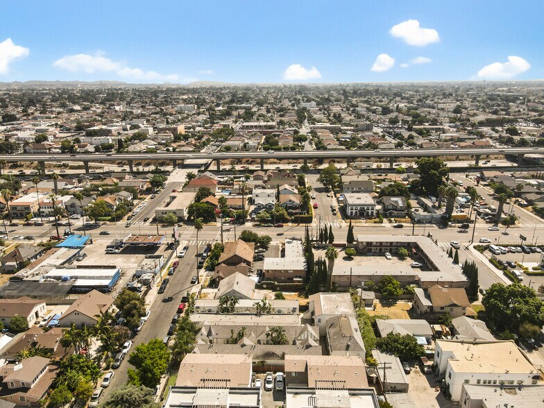 More Photos Of 526-534 W 47th St, Los Angeles Apartments For Sale