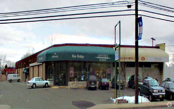 Primary Photo Of 449 Market St, Saddle Brook Storefront For Lease