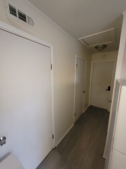 More Photos Of 1458 W 32nd St, Indianapolis Apartments For Sale