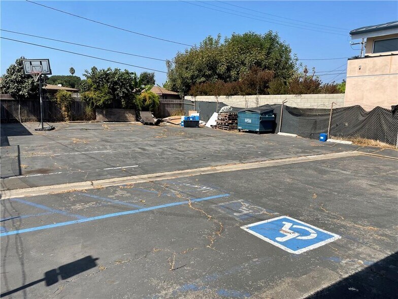 More Photos Of 2165 Harbor Blvd, Costa Mesa Freestanding For Sale