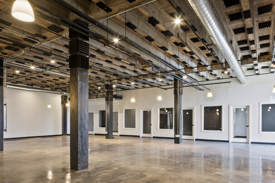 More Photos Of 11 NE 11th St, Oklahoma City Warehouse For Sale