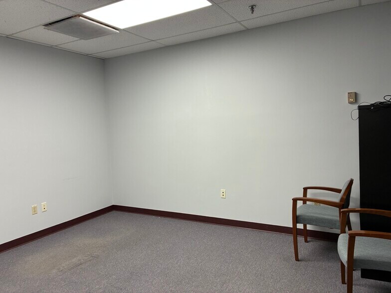 More Photos Of 25 Lindeman Dr, Trumbull Warehouse For Lease