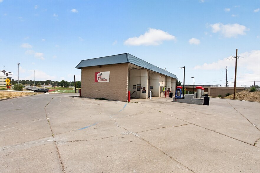 More Photos Of 8760 Devonshire Blvd, Denver Carwash For Sale