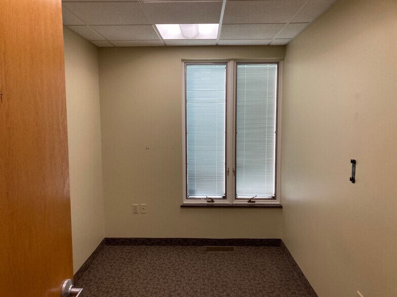 More Photos Of 468 S Pearl St, Canandaigua Office For Lease