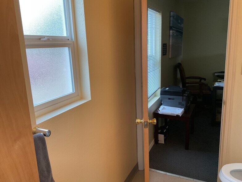 More Photos Of 1302 N East St, Alturas Office Residential For Sale