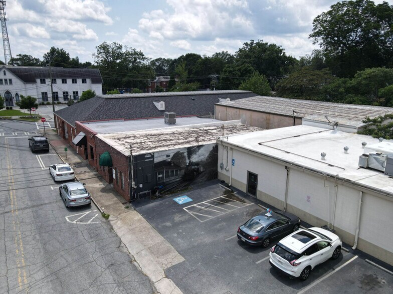 More Photos Of 14 Brown St, Newnan Office For Sale