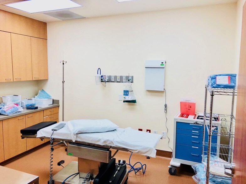 More Photos Of 1229 Creekway Dr, Sugar Land Medical For Lease