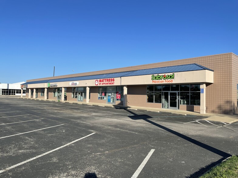 Primary Photo Of 1609-1619 Mall Dr, Benton Harbor Storefront For Lease