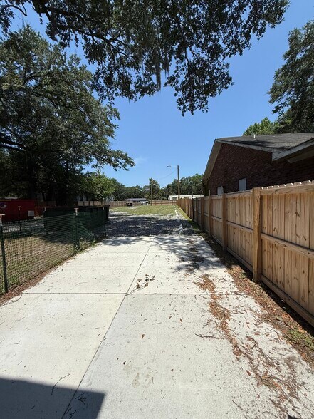 More Photos Of 2156 Midland Park Rd, North Charleston Office Residential For Lease