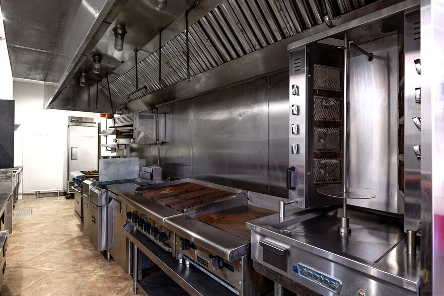 More Photos Of 225 95th St, Surfside Storefront For Lease