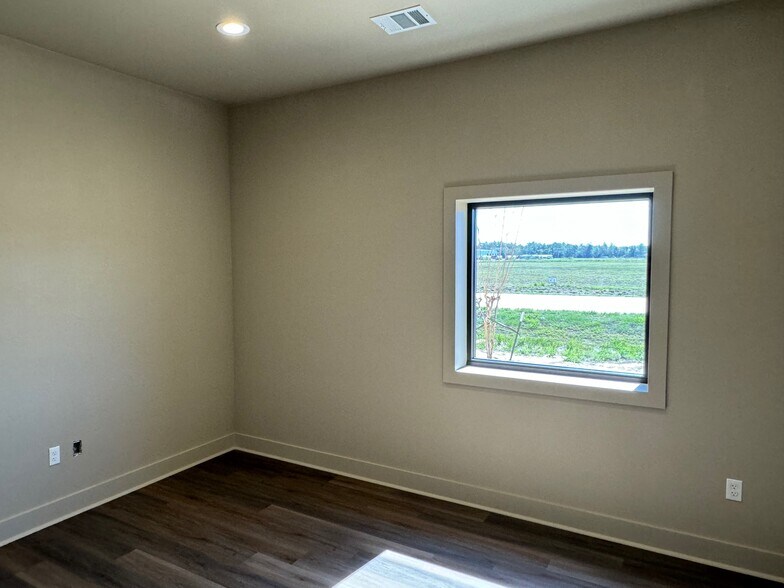 More Photos Of 8080 Bo Alfred Pl, Beaumont Unknown For Lease