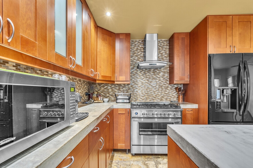 More Photos Of 1-100 N Macgillis Dr, Round Lake Apartments For Sale