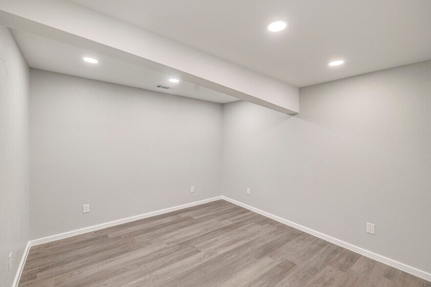 More Photos Of 5268/5450 N FM 866, Odessa Warehouse For Sale