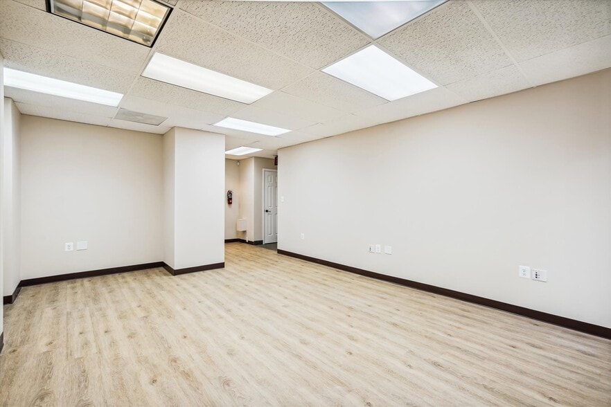 More Photos Of 9522 State Route 29, Fairfax Loft Creative Space For Sale