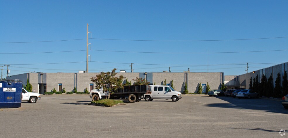 More Photos Of 4970-4990 Euclid Rd, Virginia Beach Flex For Lease