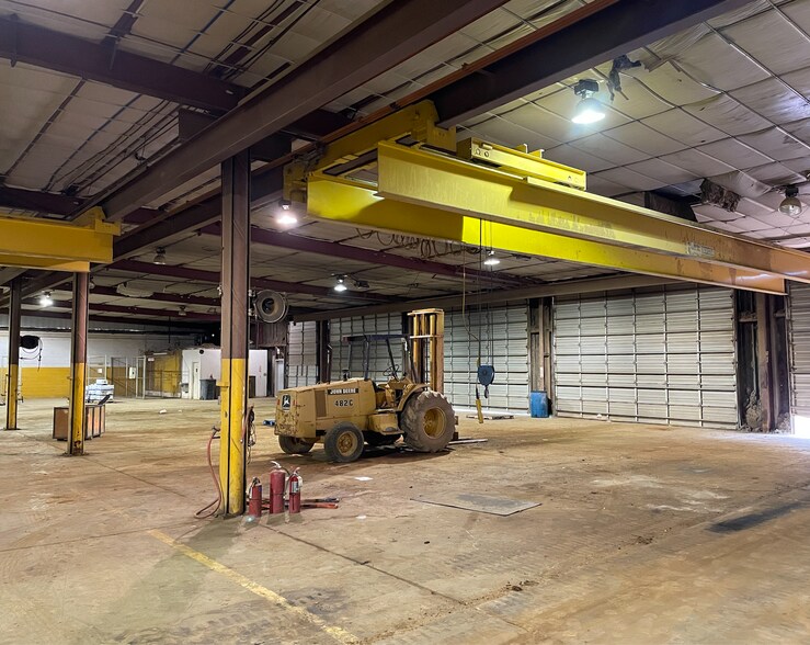 More Photos Of 413 S Eastman Rd, Longview Warehouse For Lease
