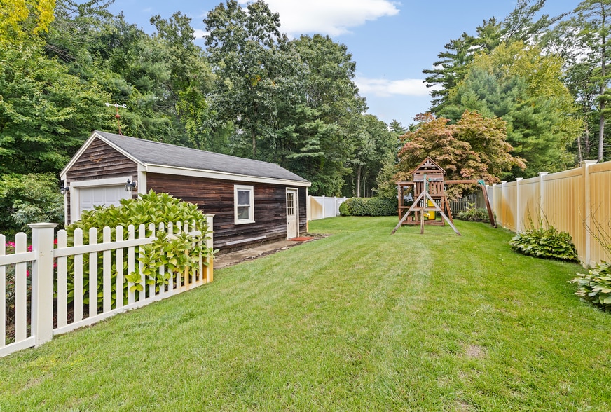 More Photos Of 72 Precinct St, Lakeville Flex For Sale