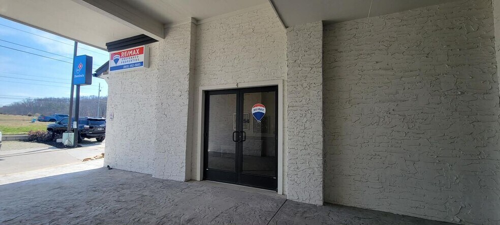 More Photos Of 2040 Winfield Dunn Pky, Sevierville General Retail For Lease