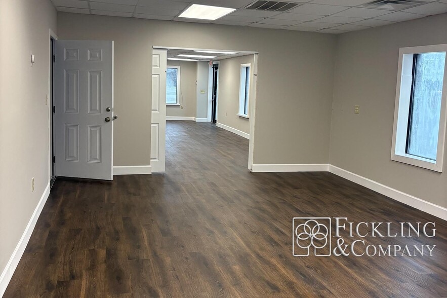 More Photos Of 505 Highway 49 N, Byron General Retail For Sale