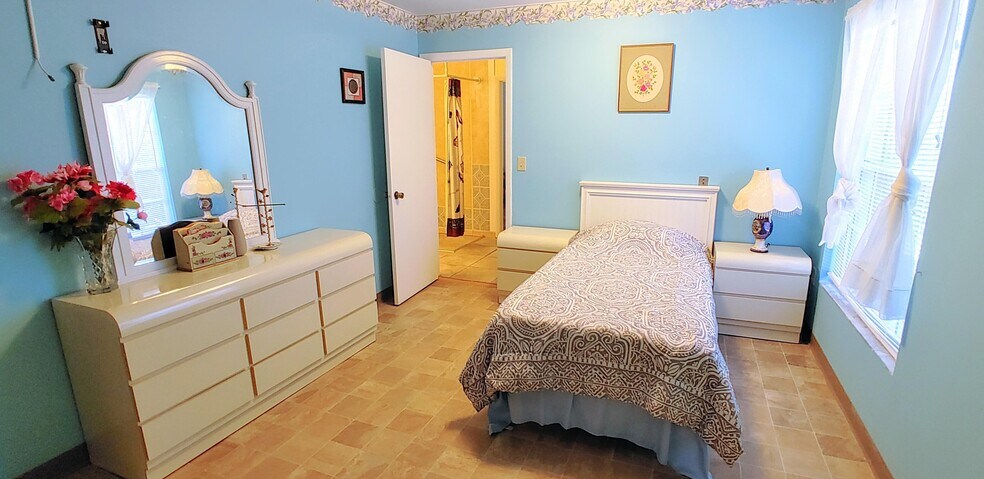More Photos Of 5426 18th St W, Bradenton Assisted Living For Lease