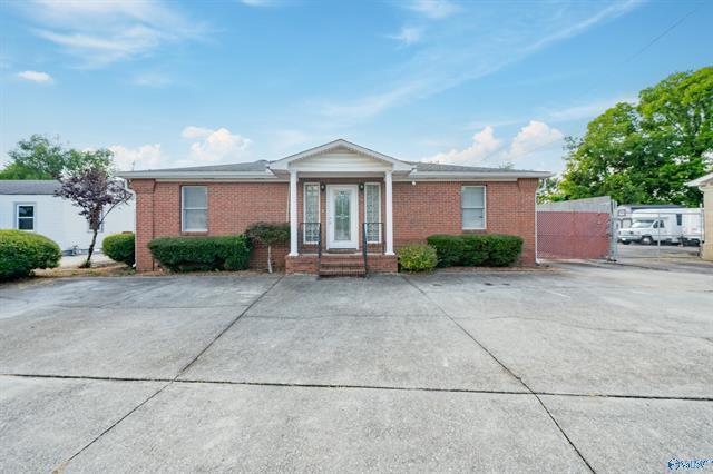 Primary Photo Of 2519 Washington St, Huntsville Medical For Sale