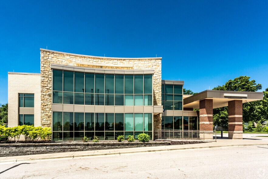More Photos Of 7246 W 75th St, Overland Park Hospital For Lease