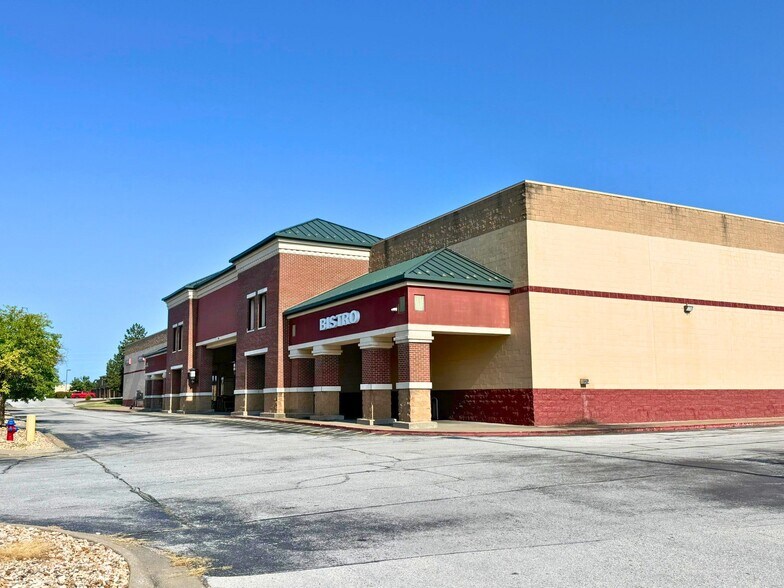More Photos Of 2021 W Republic Rd, Springfield Supermarket For Sale