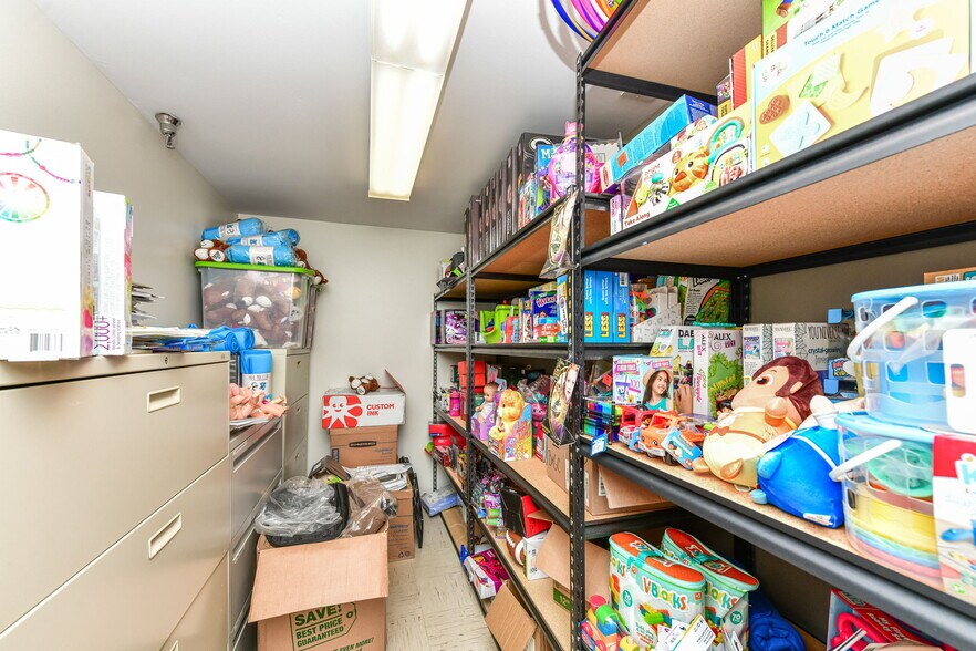 More Photos Of 1640 N Ritter Ave, Indianapolis Medical For Lease