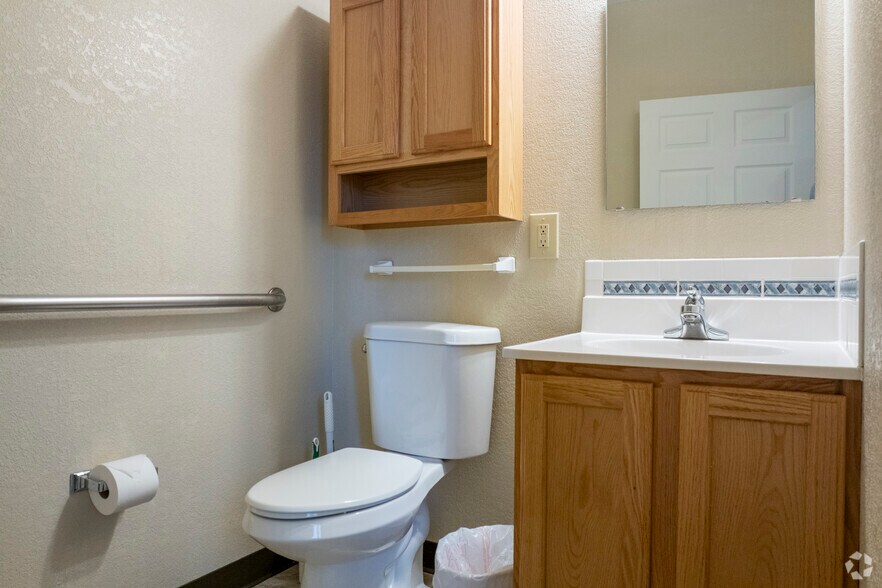 More Photos Of 428 Western Ave, Brush Assisted Living For Sale