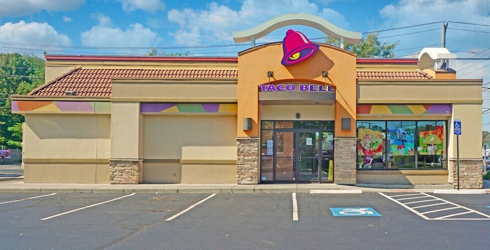 More Photos Of 355 Foxon Blvd, New Haven Fast Food For Sale