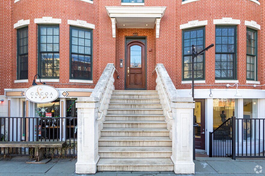 More Photos Of 275 Grand St, Jersey City Apartments For Lease