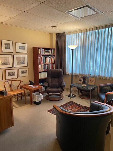 More Photos Of 7600 Osler Dr, Towson Medical For Sale