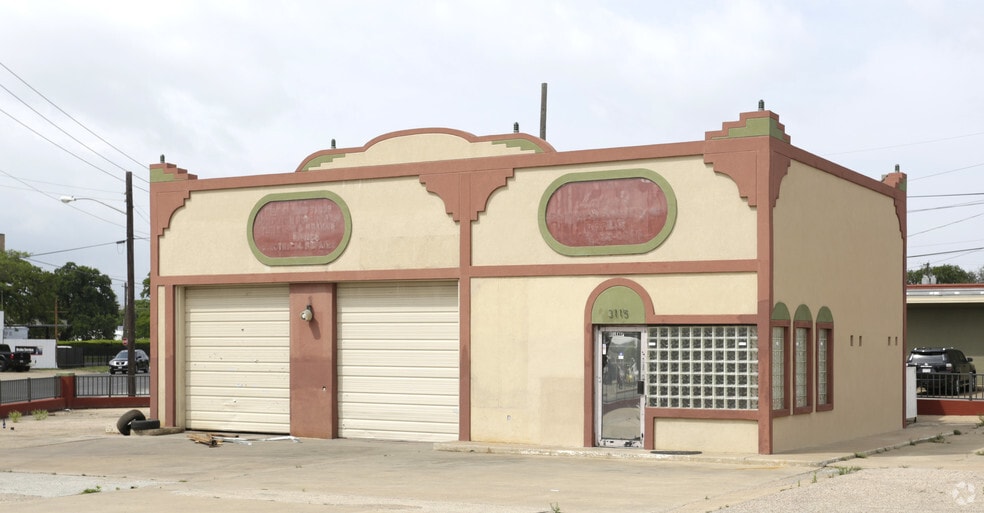 More Photos Of 3115 E Belknap St, Fort Worth Freestanding For Lease