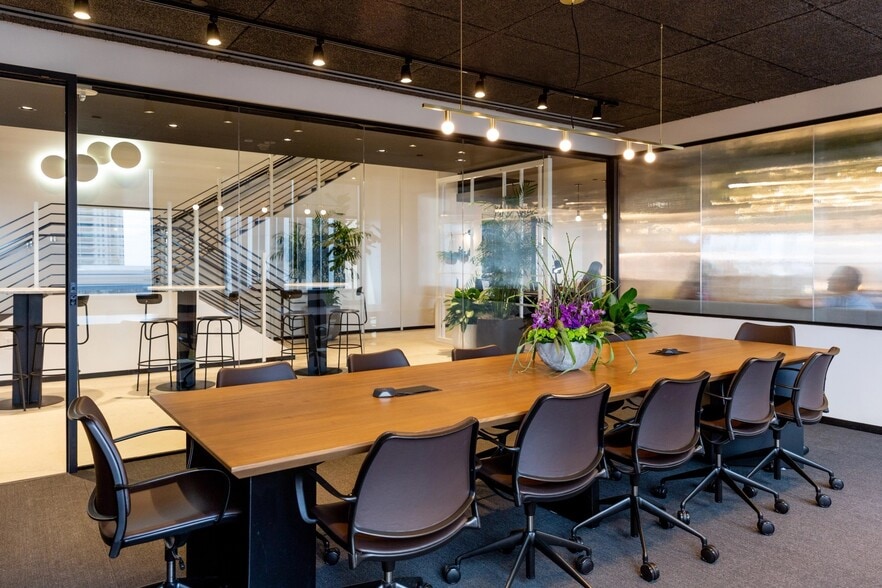 More Photos Of 1925 Century Park E, Los Angeles Coworking Space