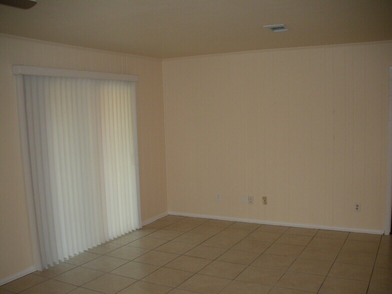 More Photos Of 1905 17th St, Plano Multifamily For Sale