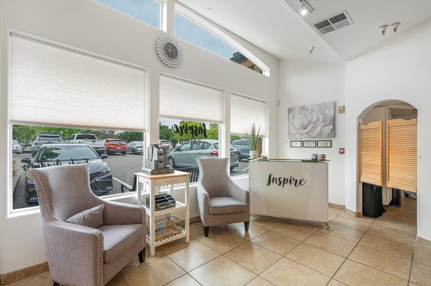 More Photos Of 220 Windsor River Rd, Windsor Apartments For Sale