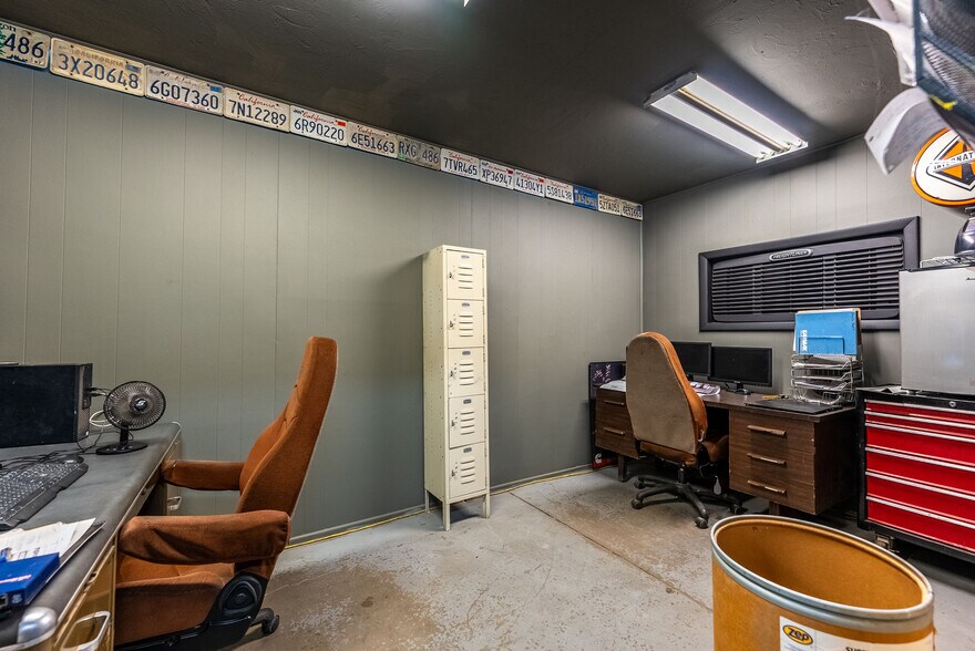 More Photos Of 397 E Evan Hewes Hwy, El Centro Auto Repair For Sale