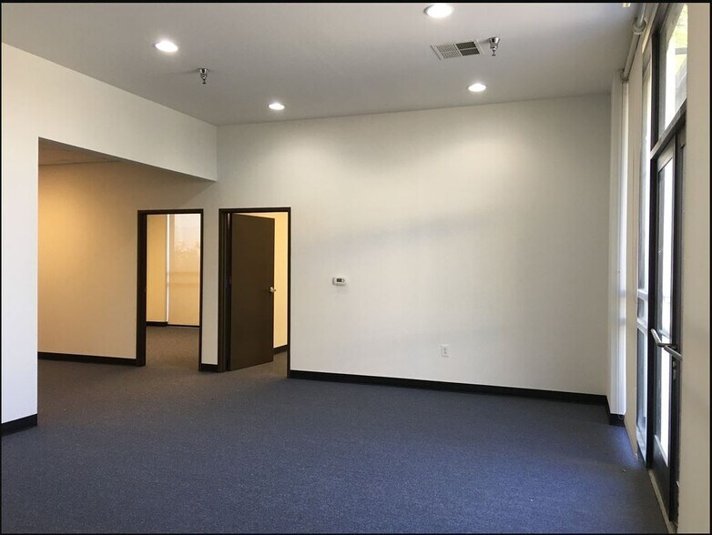 More Photos Of 45920 Commerce St, Indio Warehouse For Lease