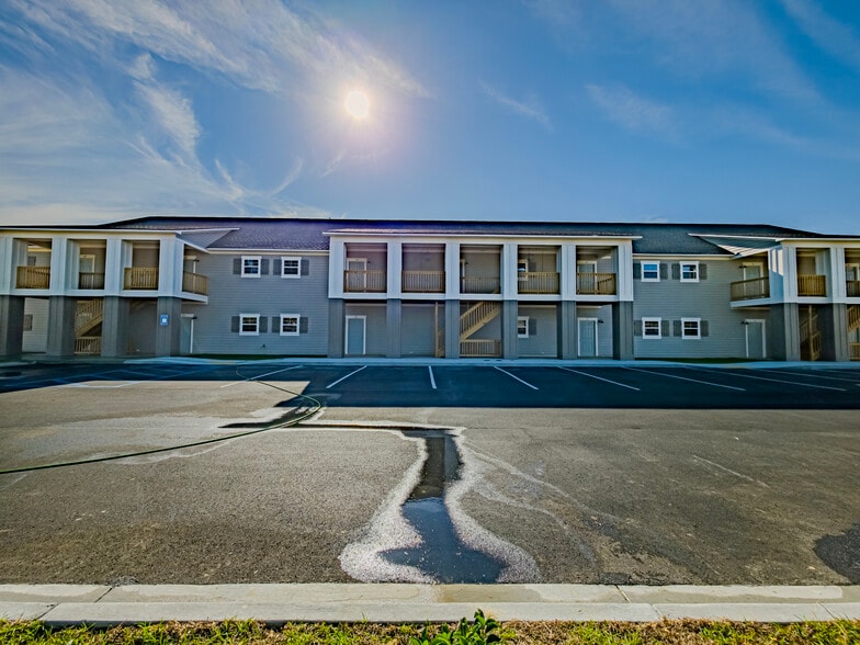 More Photos Of 1604 Lankford Dr, Valdosta Apartments For Sale