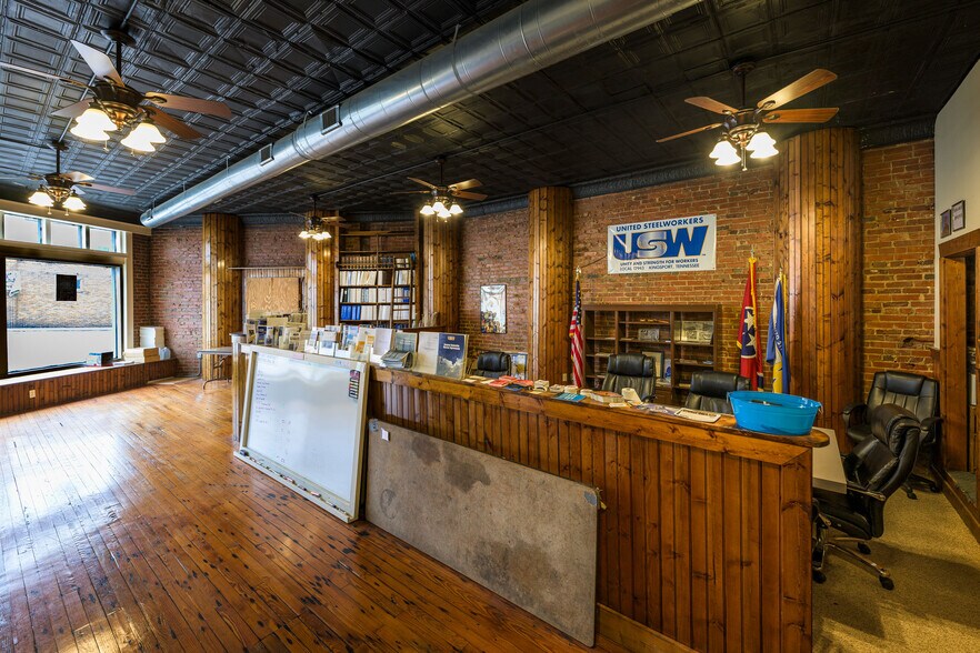 More Photos Of 233 E Sullivan St, Kingsport Storefront For Sale