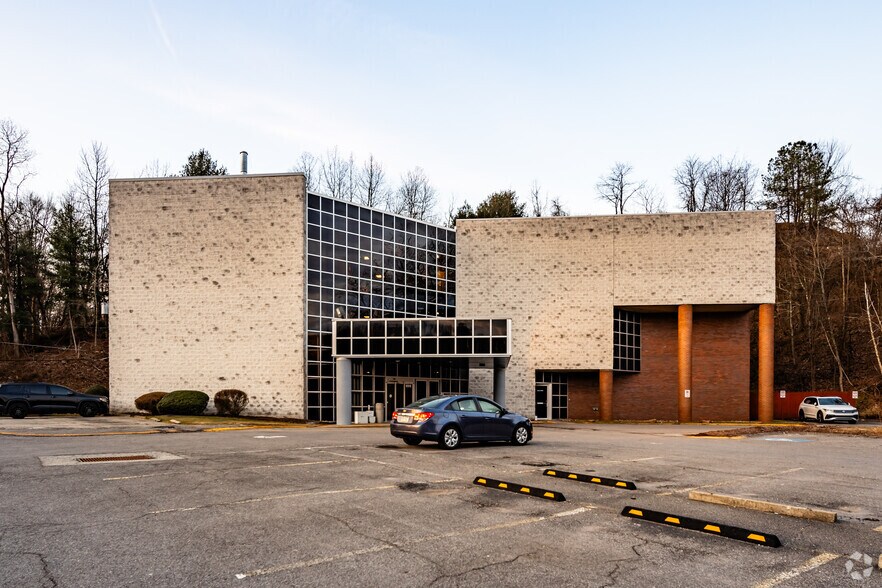 More Photos Of 850 Clairton Blvd, Pleasant Hills Medical For Sale